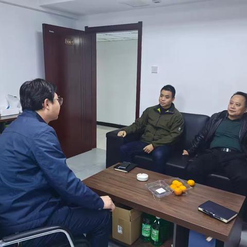 碑林区商务局张彤局长走访碑林跨境电商产业园外贸企业 ，为企业纾困解难