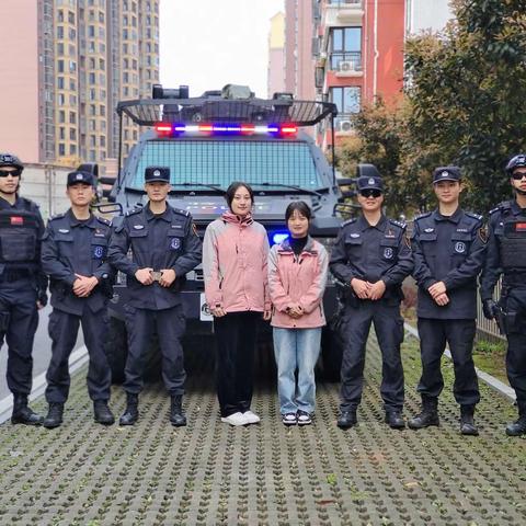 【华丰幼儿园】——特警走进幼儿园，“护校安园”安全教育活动