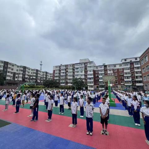 “说普通话，写规范字”——八道小学主题升旗仪式