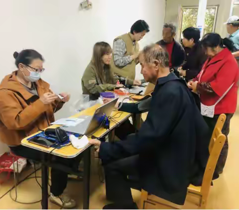 济西社区红十字会组织老年人开展免费健康体检