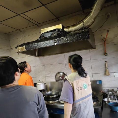 茶园街道东浦社区开展环保巡查