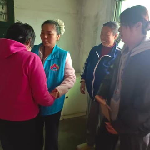 冬季送暖 用爱筑牢成长“守护墙”