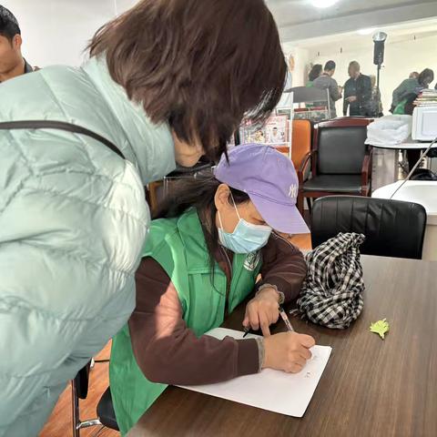 纬北路街道聚贤社区开展“我们的节日——公益摄影 慈善暖阳”志愿服务活动 ‍