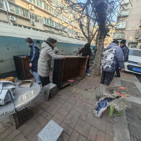 纬北路街道聚贤社区开展“爱国卫生运动 筑牢健康防线”活动