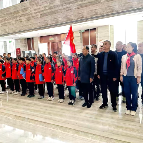 振兴路小学“赓续红色血脉，传承英烈精神”清明节祭扫活动纪实