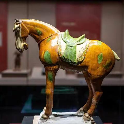 Promote intangible cultural heritage—Tang tri-color glazed ceramics