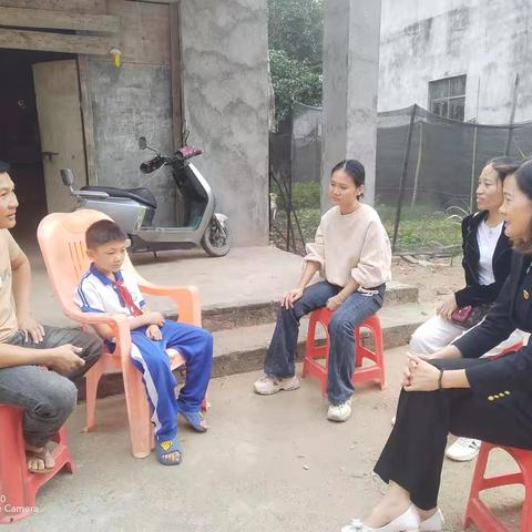 家校携手共育花 芬芳吐艳映朝霞——三亚市第四小学华丽校区2025年寒假万家访活动