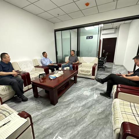 市社领导李晓魁到供销贸易公司调研督导工作