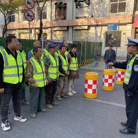 渭滨交警开展交通安全隐患排查确保火炬路通行安全