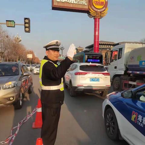 步履不停，“警”色依旧