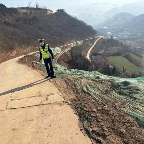渭滨交警走进农村开展春节期间交通安全宣传