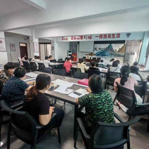 羊里街道妇联开展低收入适龄妇女两癌保险救助项目宣讲活动