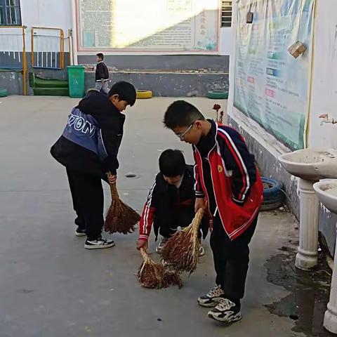 倡导文明新风 共建美丽校园—大北汪镇西赵目连小学环境卫生整治活动