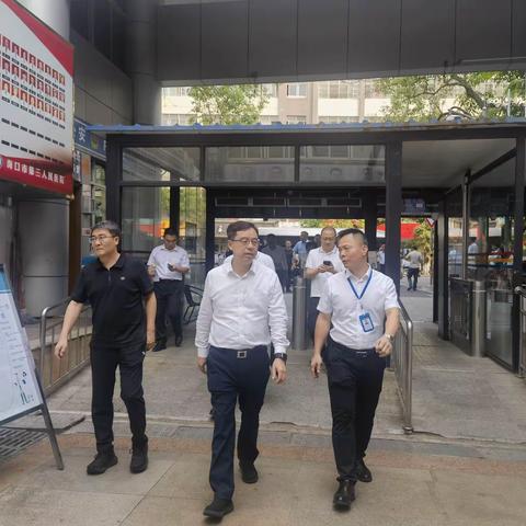 重庆市政府带领重庆市卫健系统莅临海口市第三人医院调研