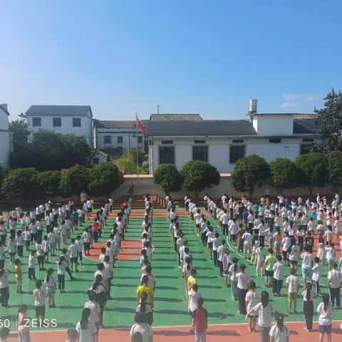 南昌县义丰小学富山校区开展“小手拉大手  文明全家行”安全主题活动