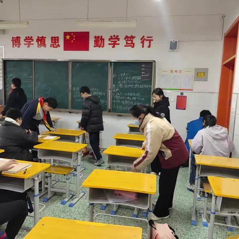家校协同共实践 ﻿ 教室焕新赋成长