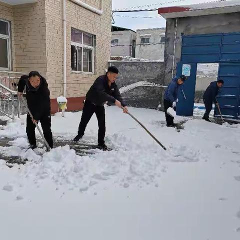 雪寒人心暖 服务传真情