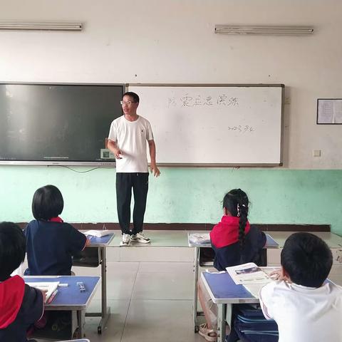 【关爱学生  幸福成长】小西堡乡琚屯小学举行防震安全应急演练