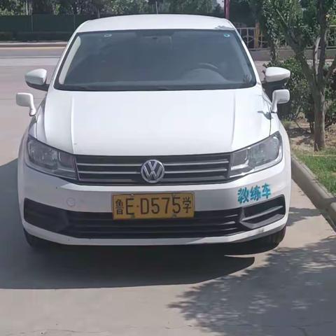 花官驾驶员培训中心，培训地址：花官乐安御苑小区，高斗广场，李楼