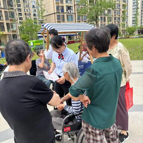 徽商银行走进慈溪和平小区开展反电诈宣传活动