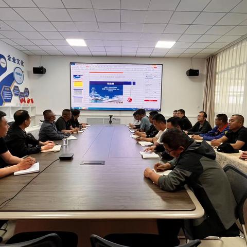 【“三抓三促”行动进行时】嘉峪关机场改扩建工程项目部开展道面混凝土施工质量通病防治技术学习交流活动