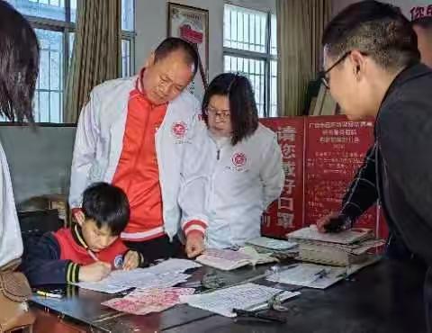 爱心捐赠  情暖人心——岳池县催龙小学校家庭经济困难学生接受爱心资助