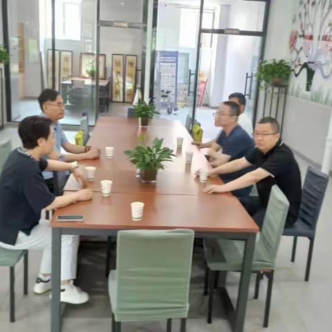 医养结合进社区ll我市中医院领导来向日葵日间照料中心指导工作