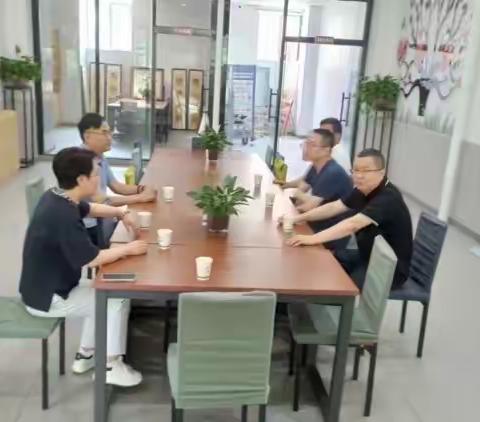 医养结合进社区ll我市中医院领导走进向日葵日间照料中心指导工作