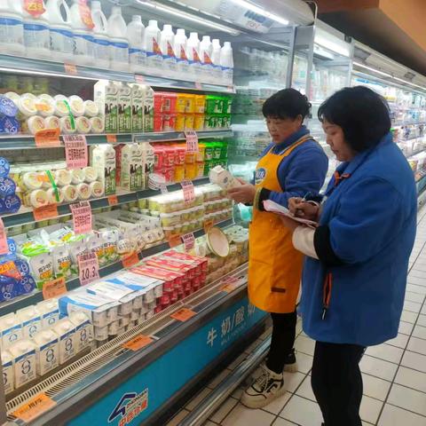 潜江店后场仓库清理工作