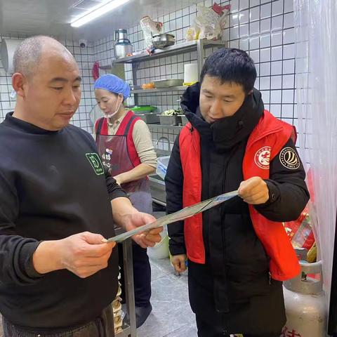 红街社区开展垃圾分类宣传活动，助力商户和居民环保意识提升