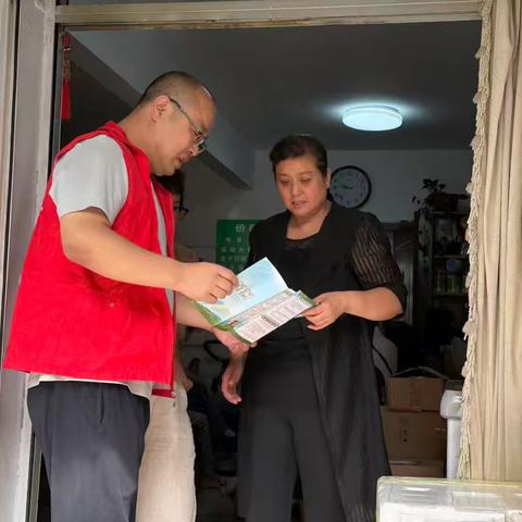 红街社区开展垃圾分类宣传活动