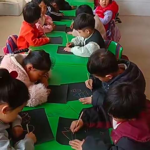 行别营学区黑佛头幼儿园植树节活动