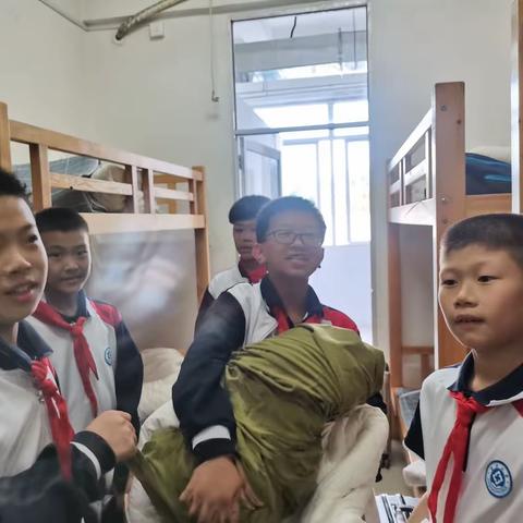 金沙小学五（4）班2023年5月8日～12日生活实践《宿舍内务》篇
