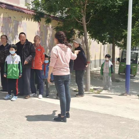 杨赵小学交通安全倡议书