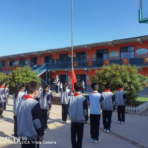 “迎国庆 庆中秋 争做孝心少年”