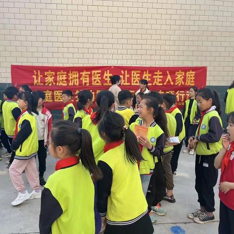 朱仙镇卫生院家庭医生签约“五进”活动进校园