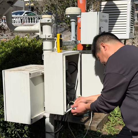 周至：开展南部山区区域站维护核查 筑牢气象监测防线
