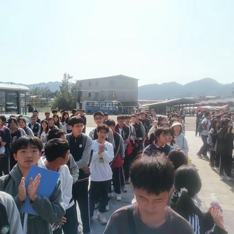 铜仁市第三中学九（2）班潜龙洞研学活动