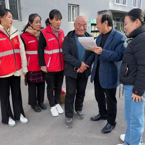 社区网格员入户走访常态化 民情日志记录居民大事小情