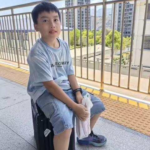 盛夏时光，向阳成长——三年级2班 杜林明