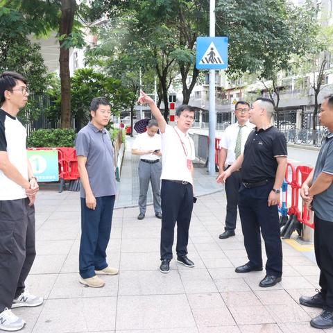 群众无小事 件件是民生——观湖街道鹭湖人大代表社区联络站组织辖区人大代表视察改善人行道地砖破损问题