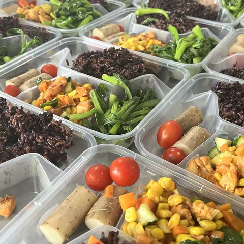 【舌尖上的健康革命】邓州市中心医院职工餐厅减脂餐已上线！吃出轻盈体态，守护医者健康。