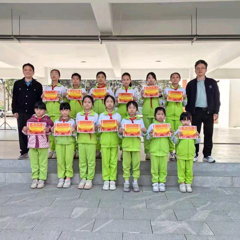 中建学校2025年秋季元旦黑板报评比活动简报