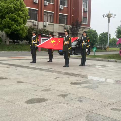 鏖战50日，决胜巅峰时———高三年级升旗仪式
