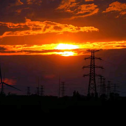 日落西山非我意 唯有晚霞动我心