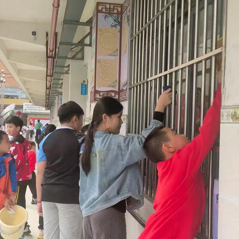 县西小学五(10)班开学前劳动课：在协作中成长