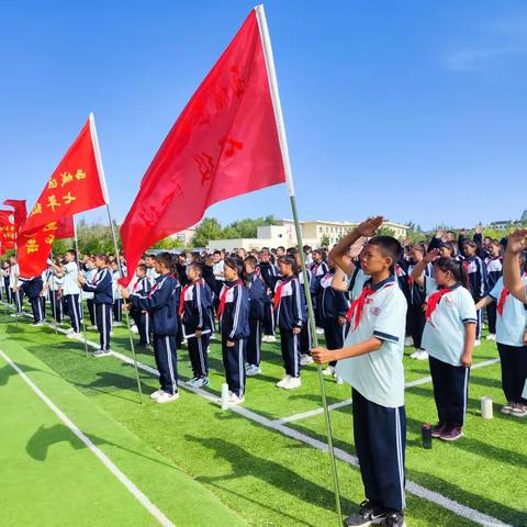 福海县西城区寄宿制学校开展新生军训会操活动