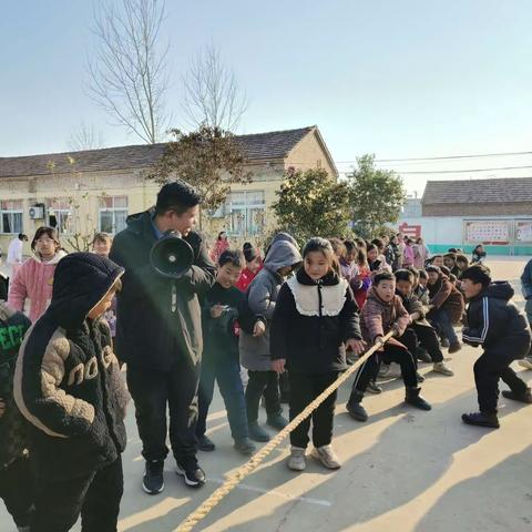拔河比赛促团结， 凝心聚力展风采 ——闻集乡郑楼小学拔河比赛
