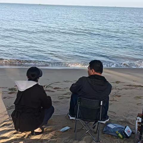 海岸边的“安全防线”：滨海社区工作者筑牢海边防溺水安全屏障