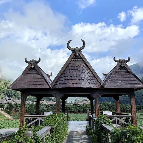 滇西南秘境之旅《千米画廊班鸽村》